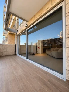 מתן אבוקראט חלונות אלומיניום פרימיום לבית דגם 9200 - ביקורות