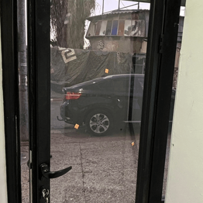 דלתות אלומיניום לכניסה